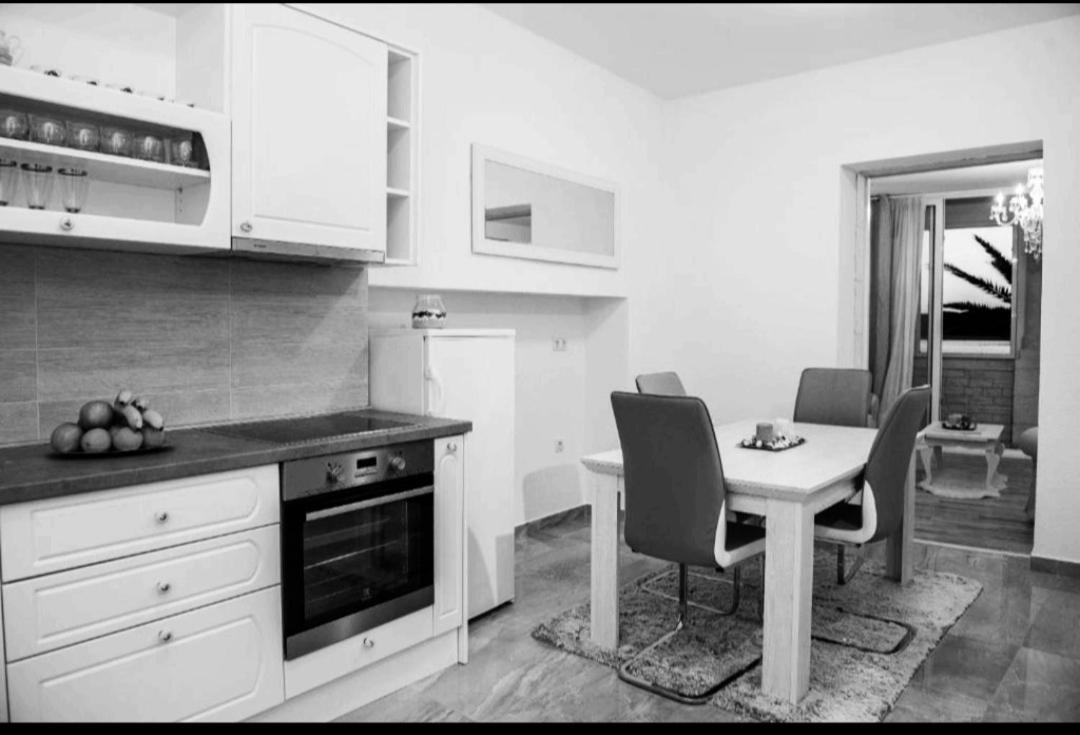 Apartman Cezar2 罗戈兹尼察 外观 照片